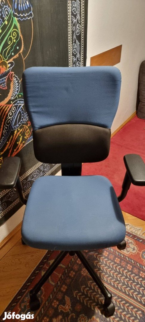 2 darab Steelcase forgószék (kék-fekete)