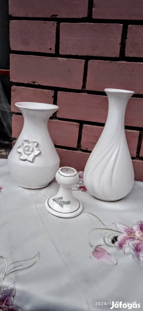 2 darab retro klasszikus porcelán váza ajándék gyertyatartóval