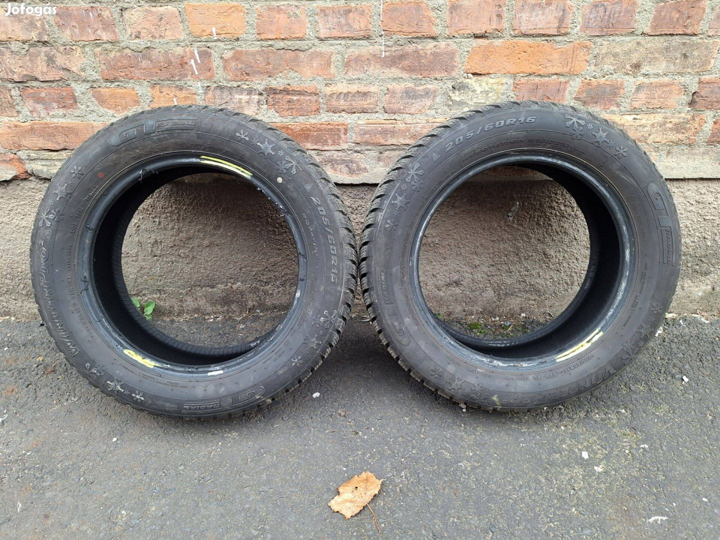 2 db 205/60 R16 téligumi eladó