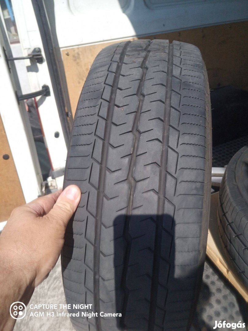 2 db 205/65r16C toyo Nanoenergy Van nyári gumi