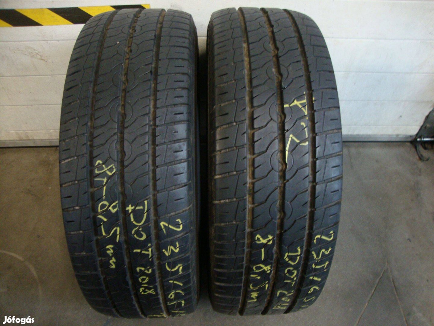 2 db 235/65R16C Semperit Van Life2 nyári gumi