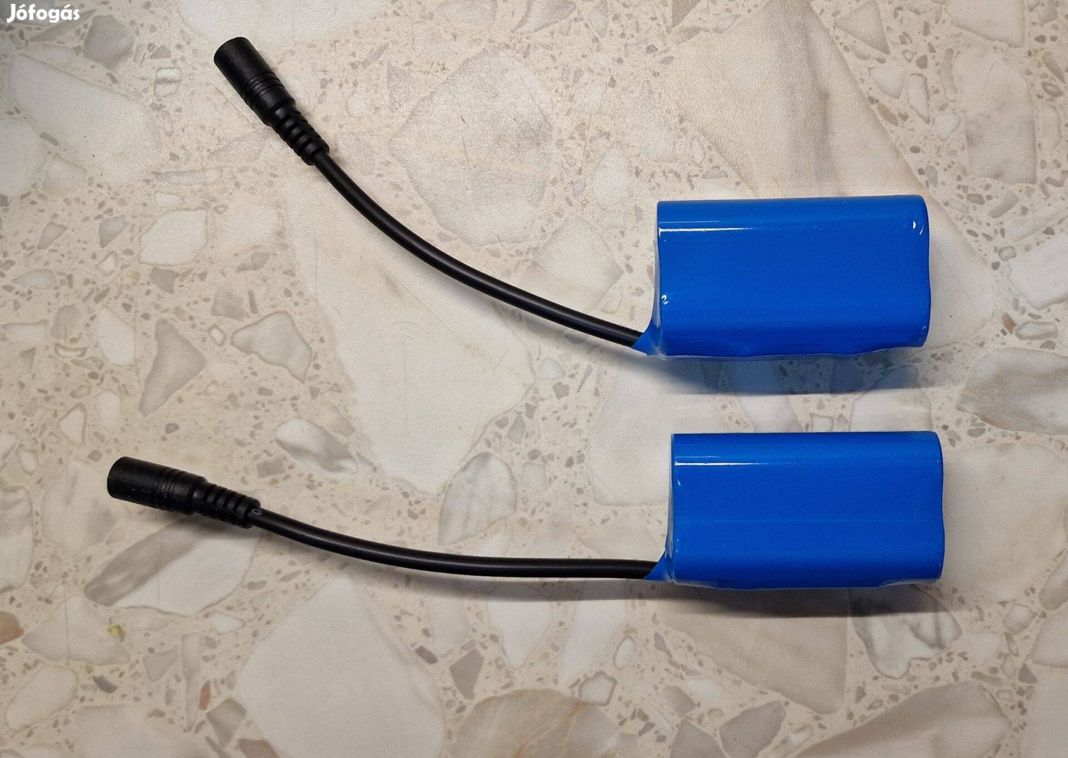 2 db 7.4V 7000 mAh etetőhajó akkumulátor etetőhajóhoz lámpákhoz