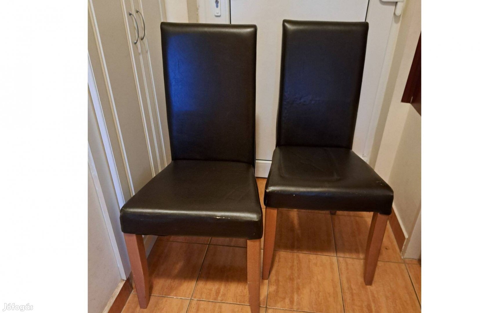 2 db Berta egyforma típusú szék eladó