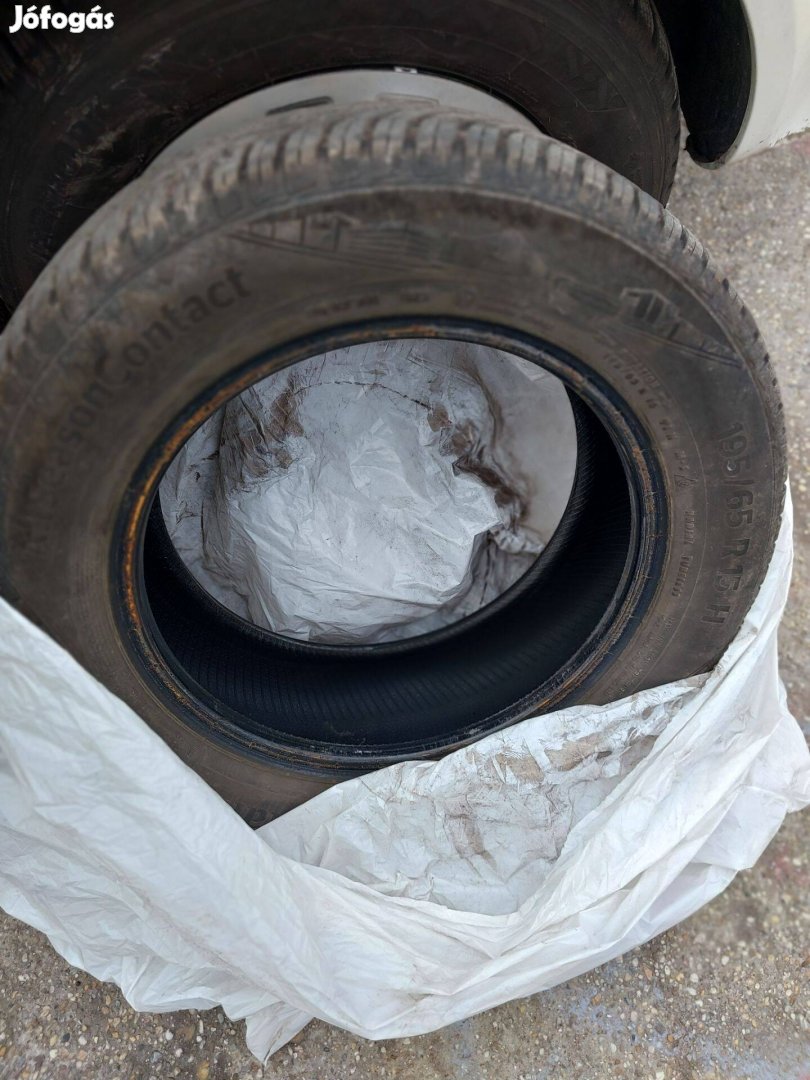 2 db Continental négyévszakos autógumi eladó 2023-as