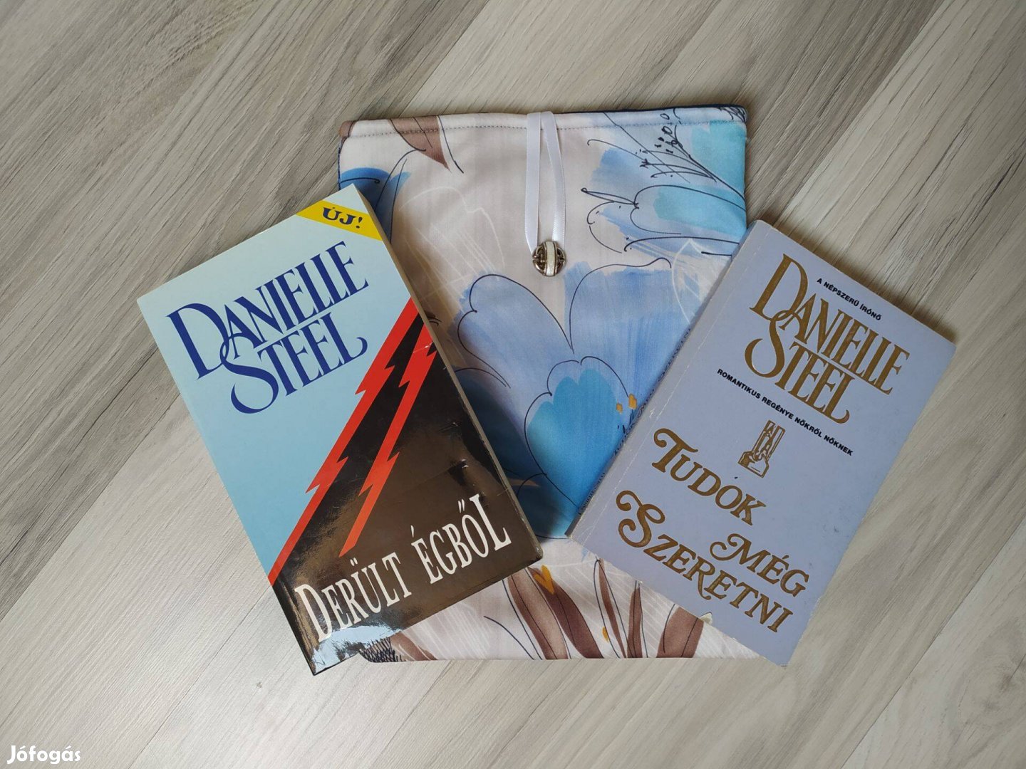 2 db Danielle Steel könyv könyvtok