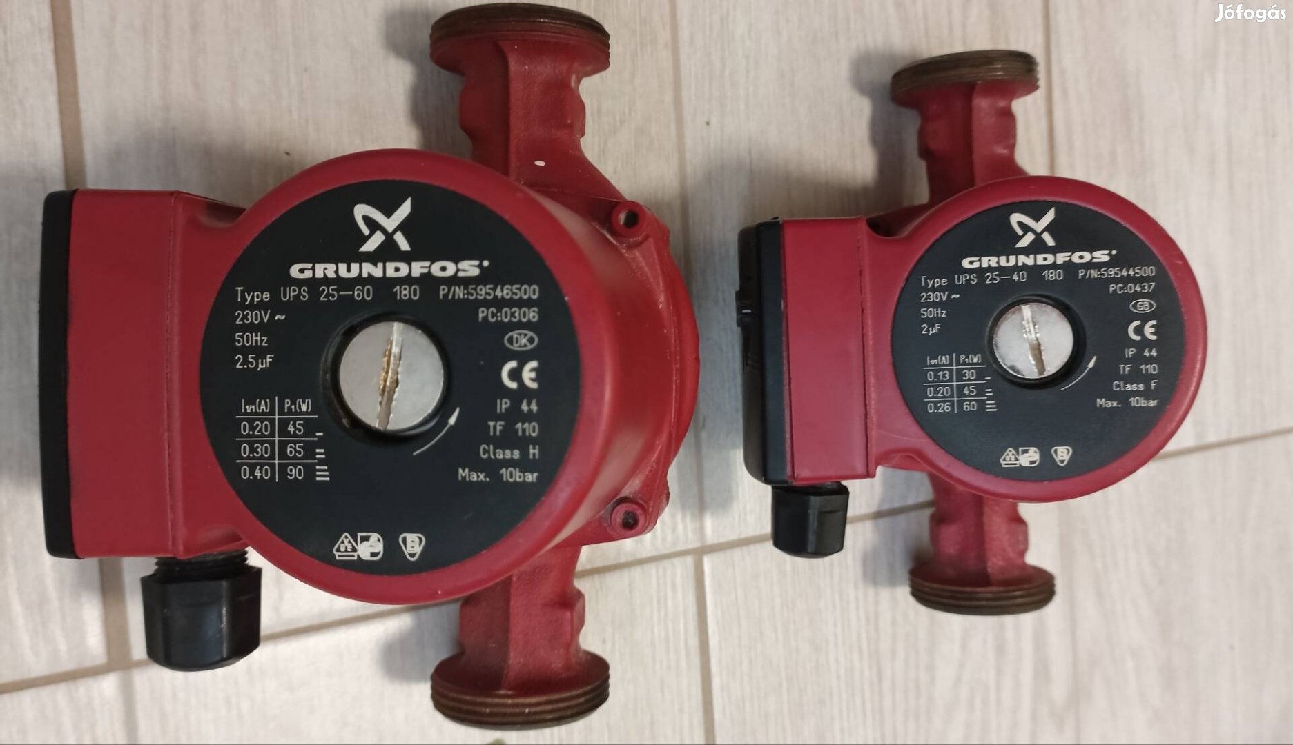 2 db Grundfos keringető szivattyú