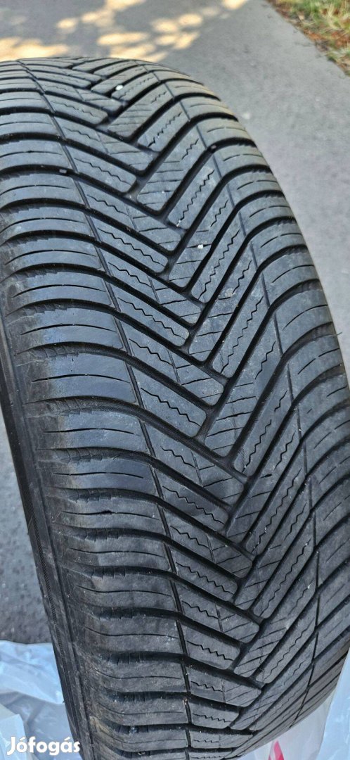 2 db Hankook Kinergy 4S2 X 215/65R17 négyévszakos gumi