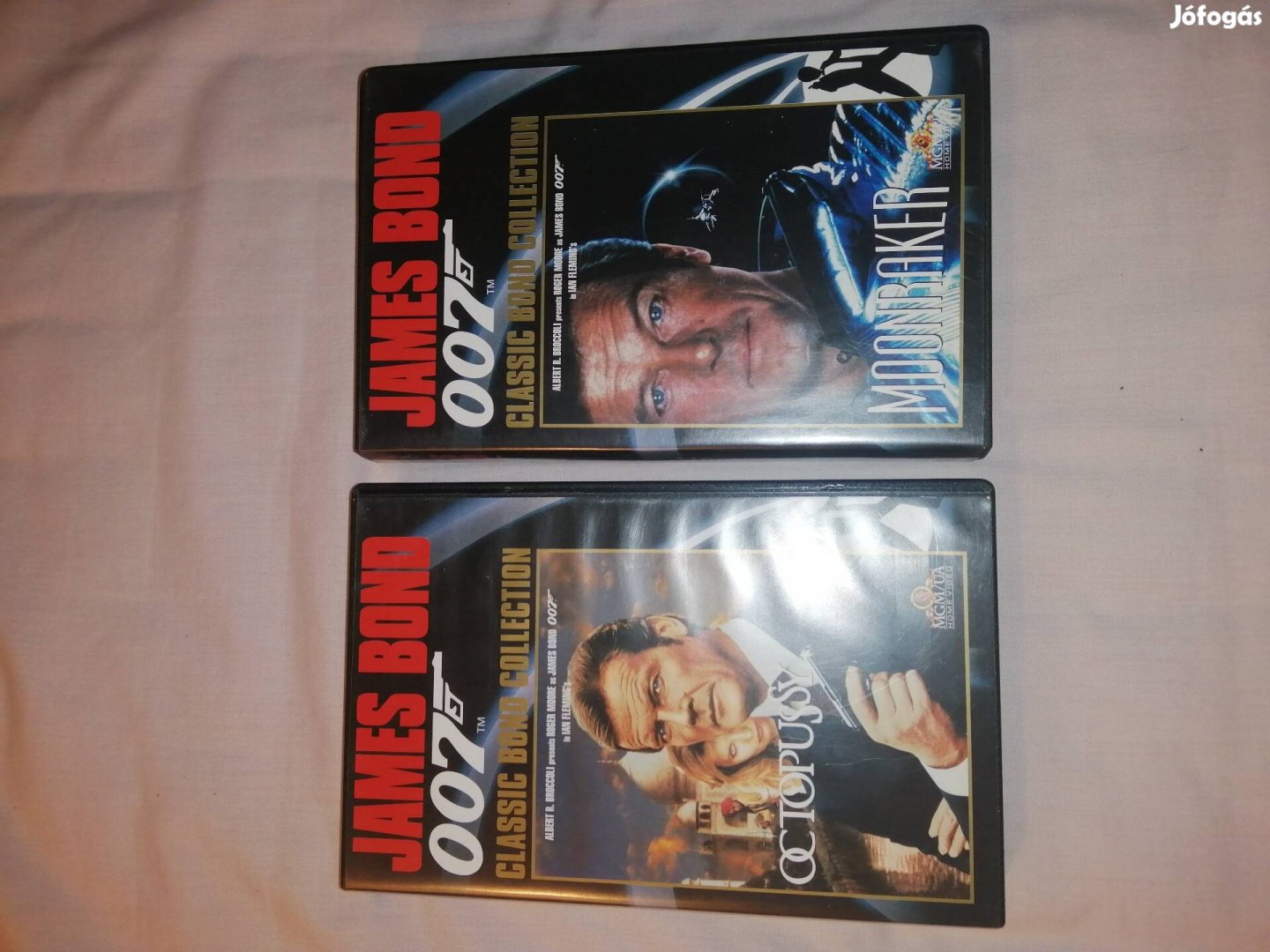 2 db James Bond VHS kazetta