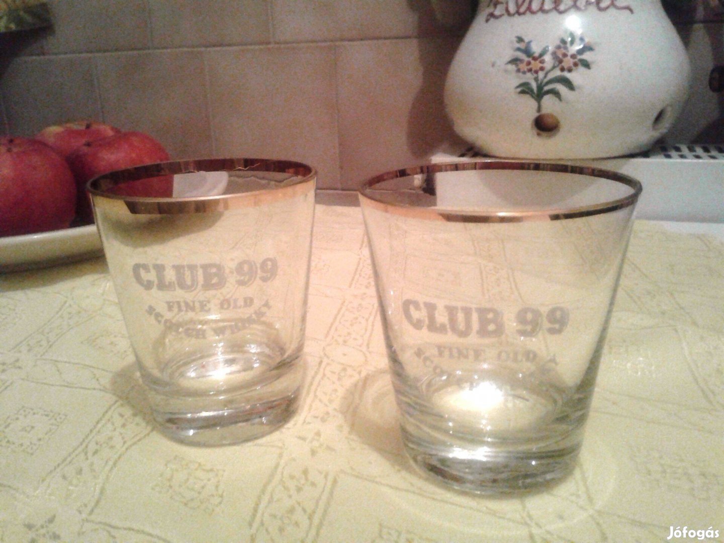 2 db Klub 99-es feliratú arannyal díszített üveg pohár egyben olcsóbb