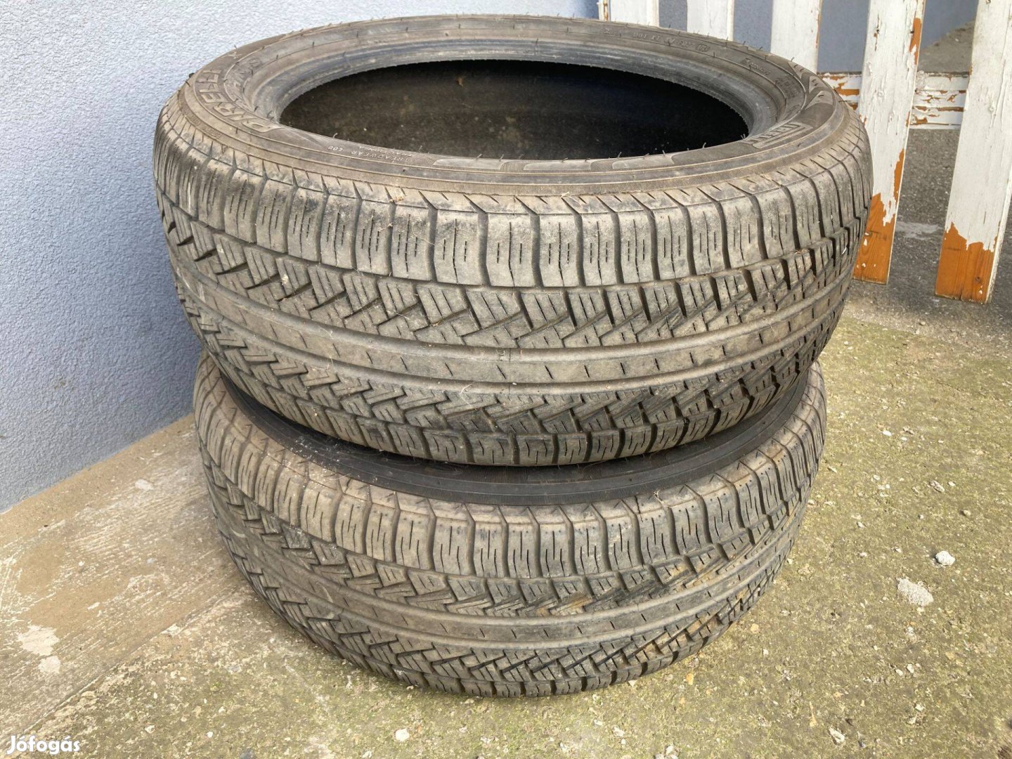 2 db Pirelli nyári gumi 235/50 R18