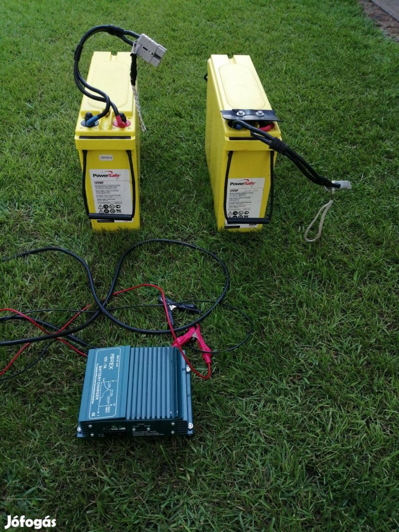 2 db Powersafe 12V92F munka akkumulátor + töltő