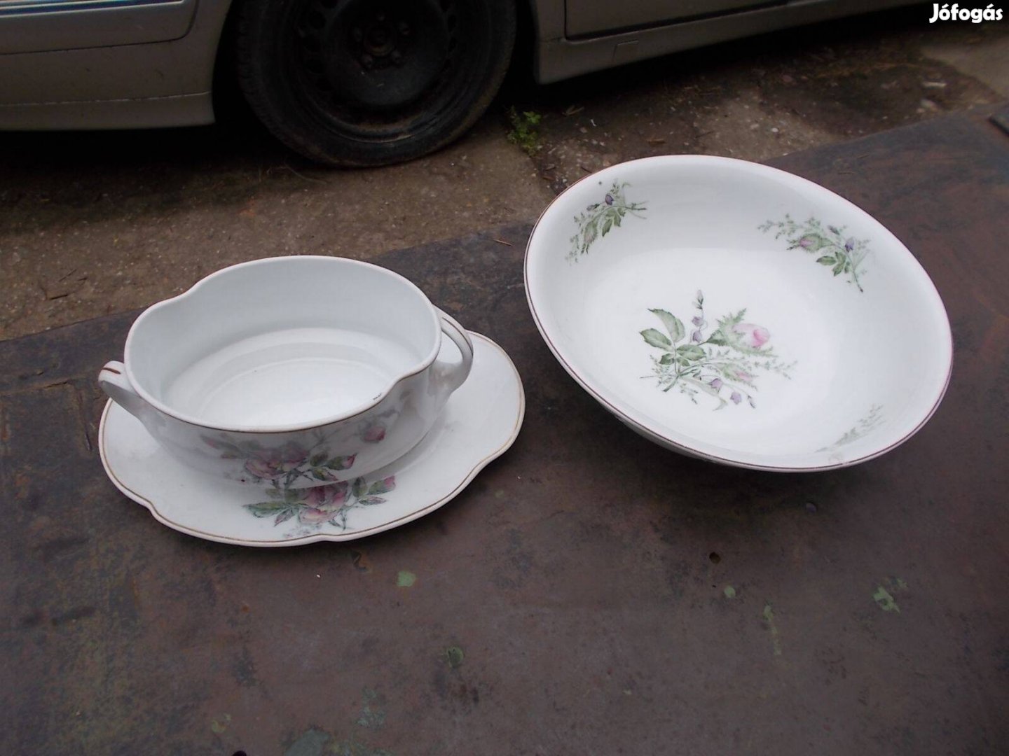 2 db antik jelzett porcelán edény ép állapotban szószos tál