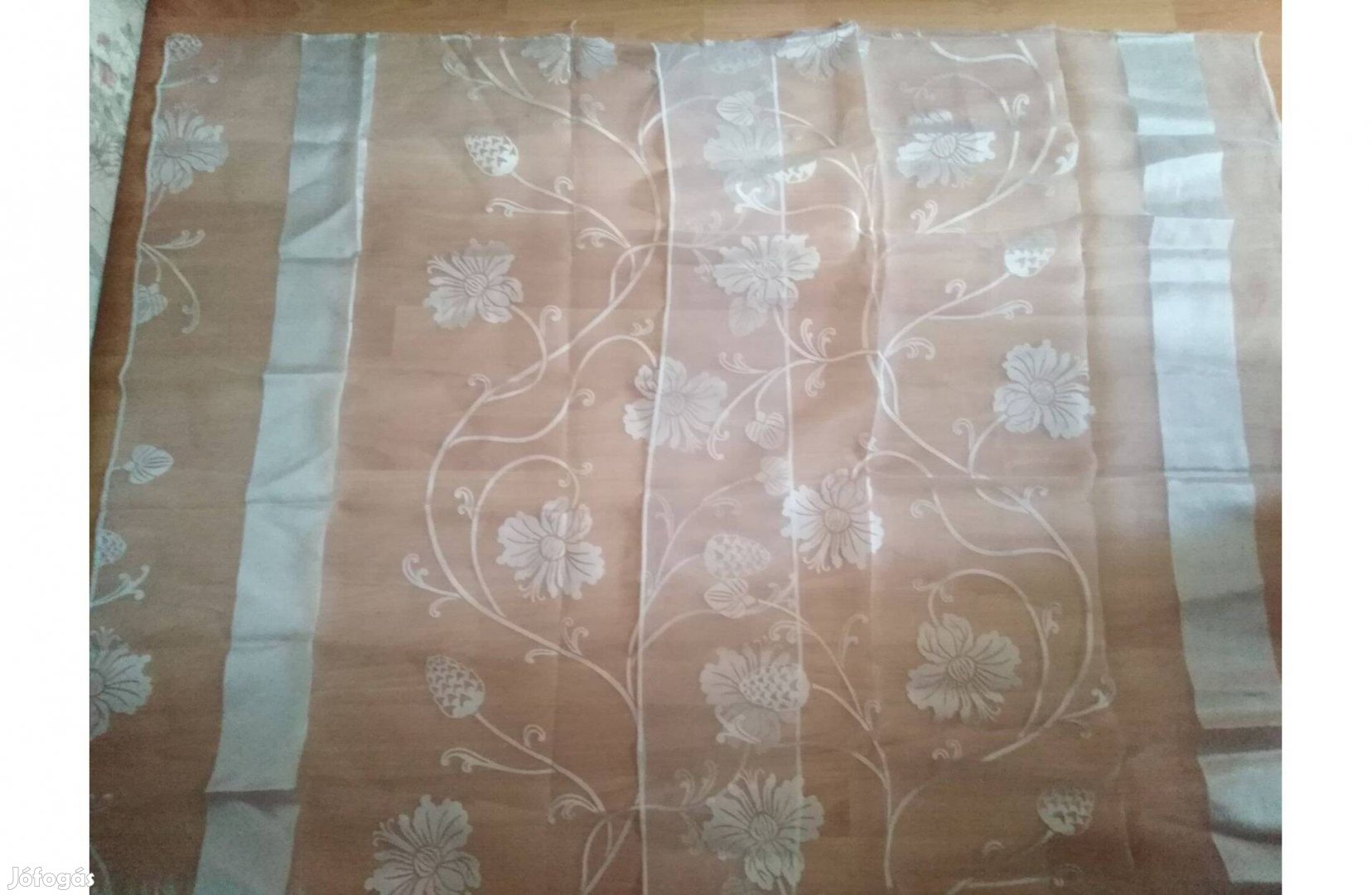 2 db anyag 120 cm x 78 cm anyag