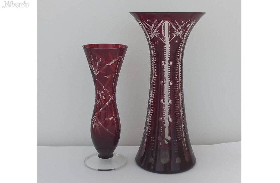 2 db bordó kristály váza (20 cm és 26 cm )