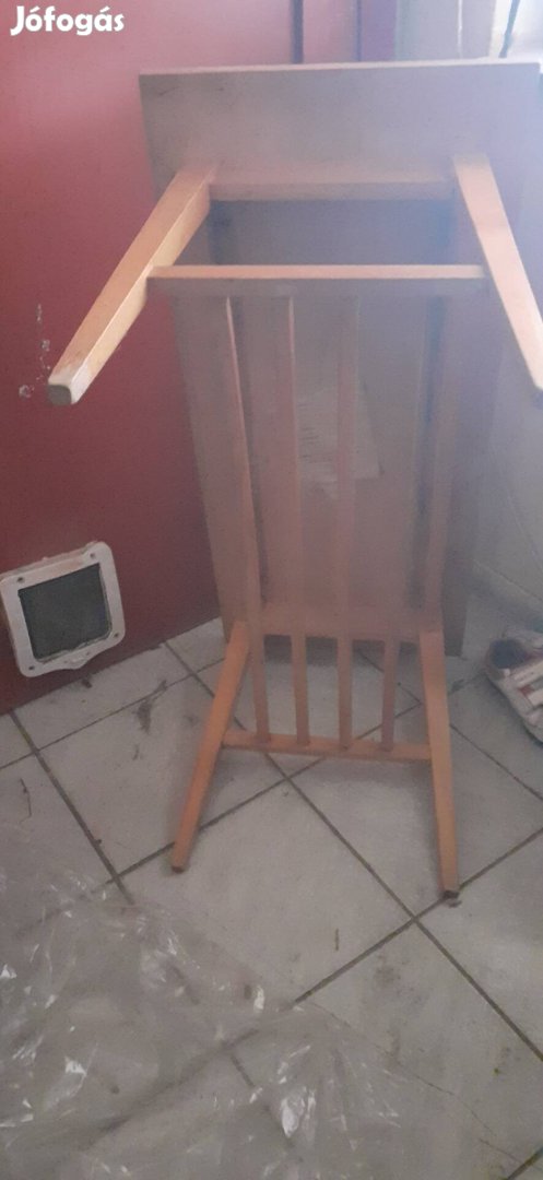 2 db dohânyzö  asztal eladó
