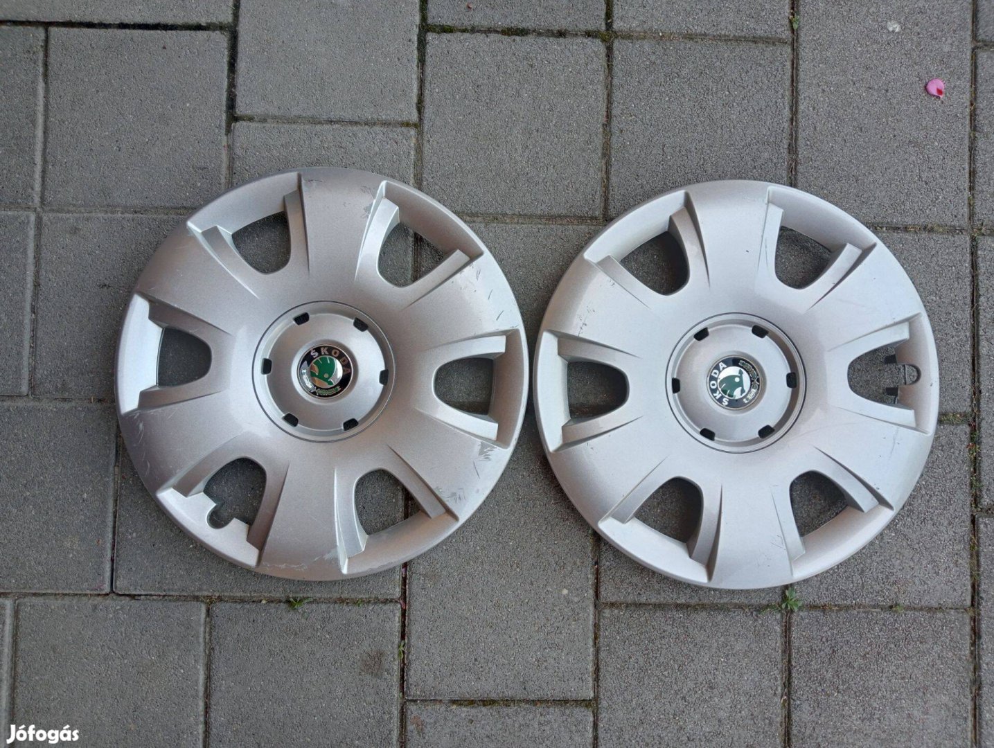 2 db eredeti 15 colos Skoda dísztárcsa