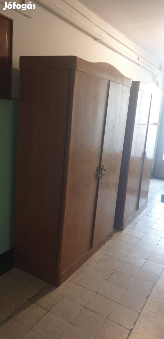 2 db haboskőris, különleges, jó állapotú szekrény eladók