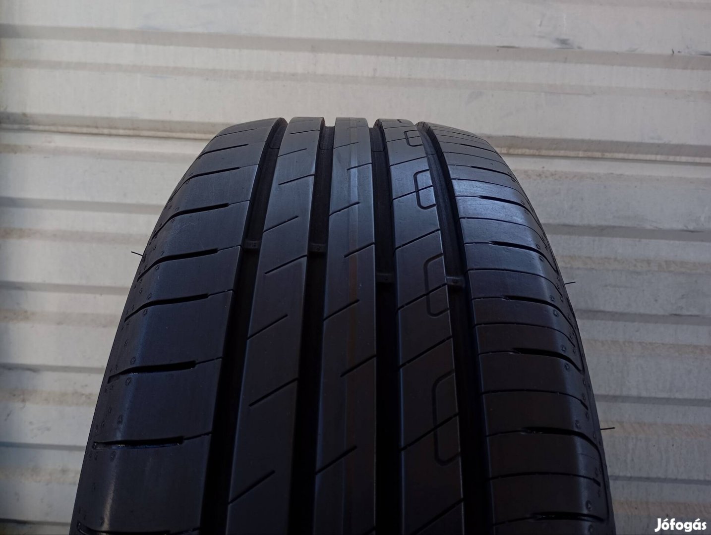 2 db használt Goodyear Efficientgrip Performance 215/55 R18 95H nyári