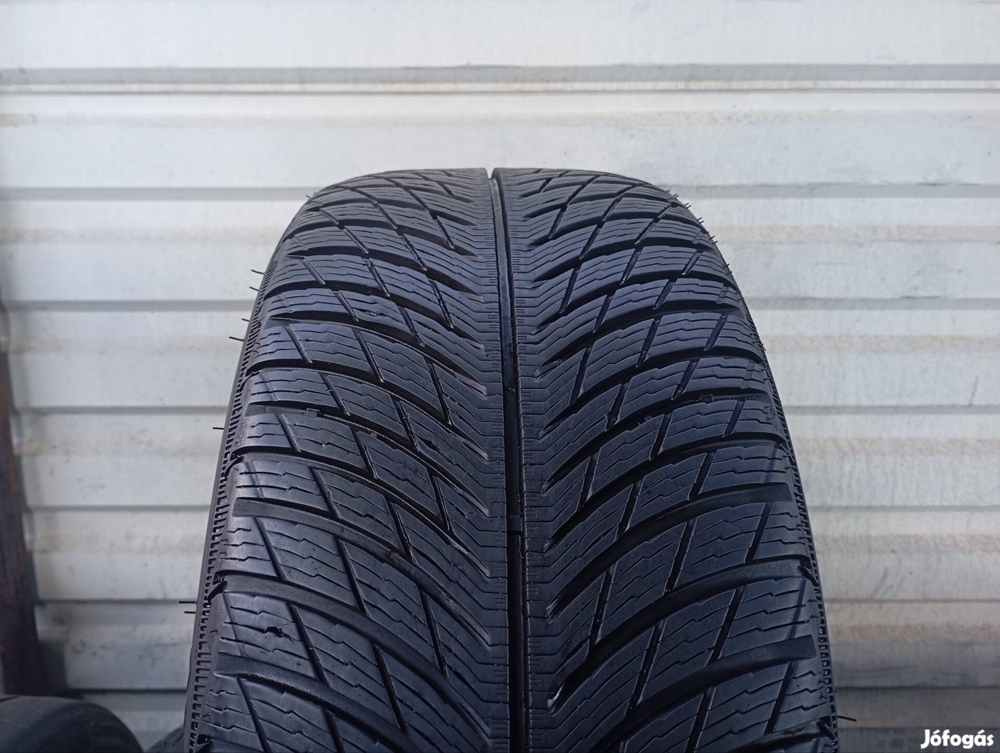 2 db használt Michelin Pilot Alpin 5 235/40 R18 95V XL téligumi