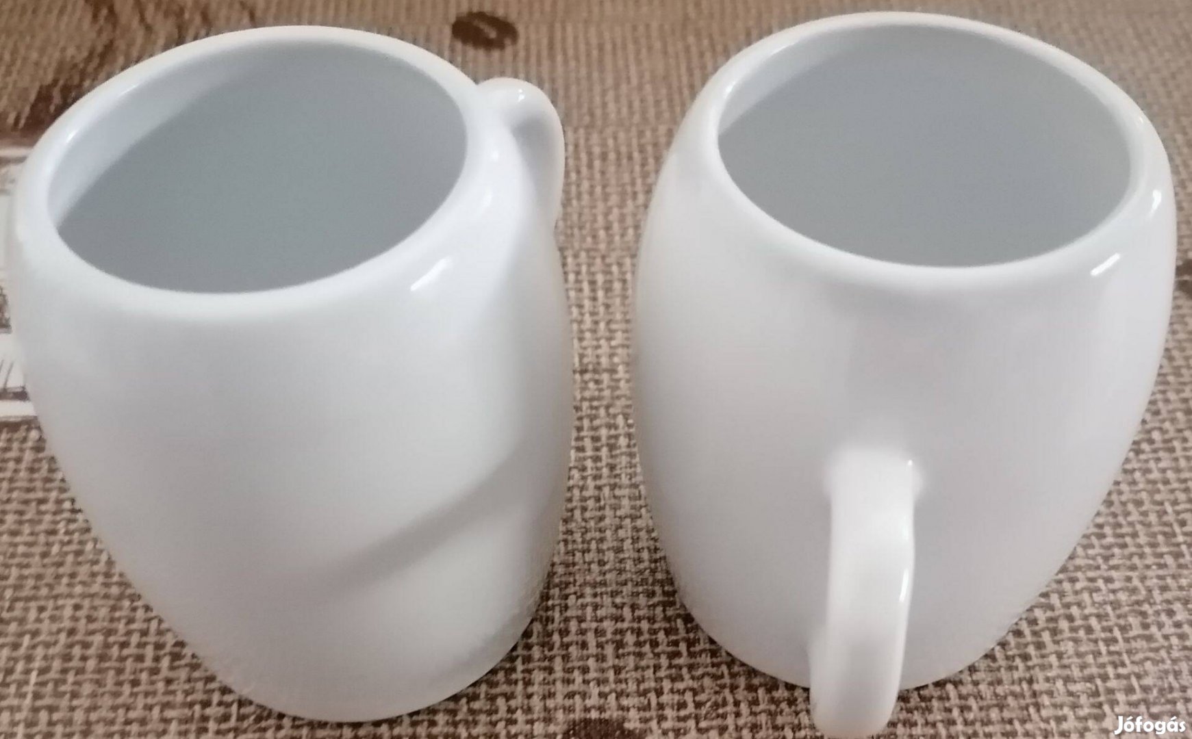2 db hófehér porcelán kávés bögre