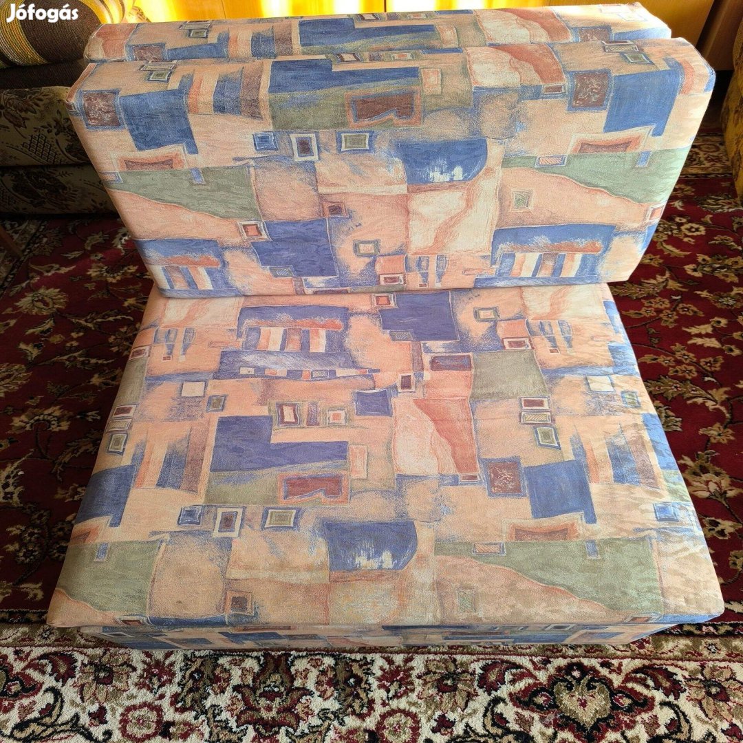 2 db jó állapotú ágyneműtartós fotelágy