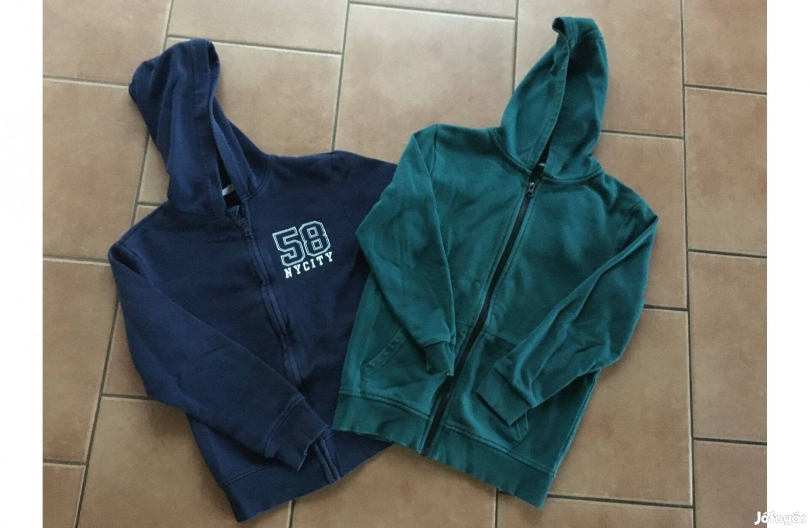 2 db kapucnis 134-140 pulóver együtt!