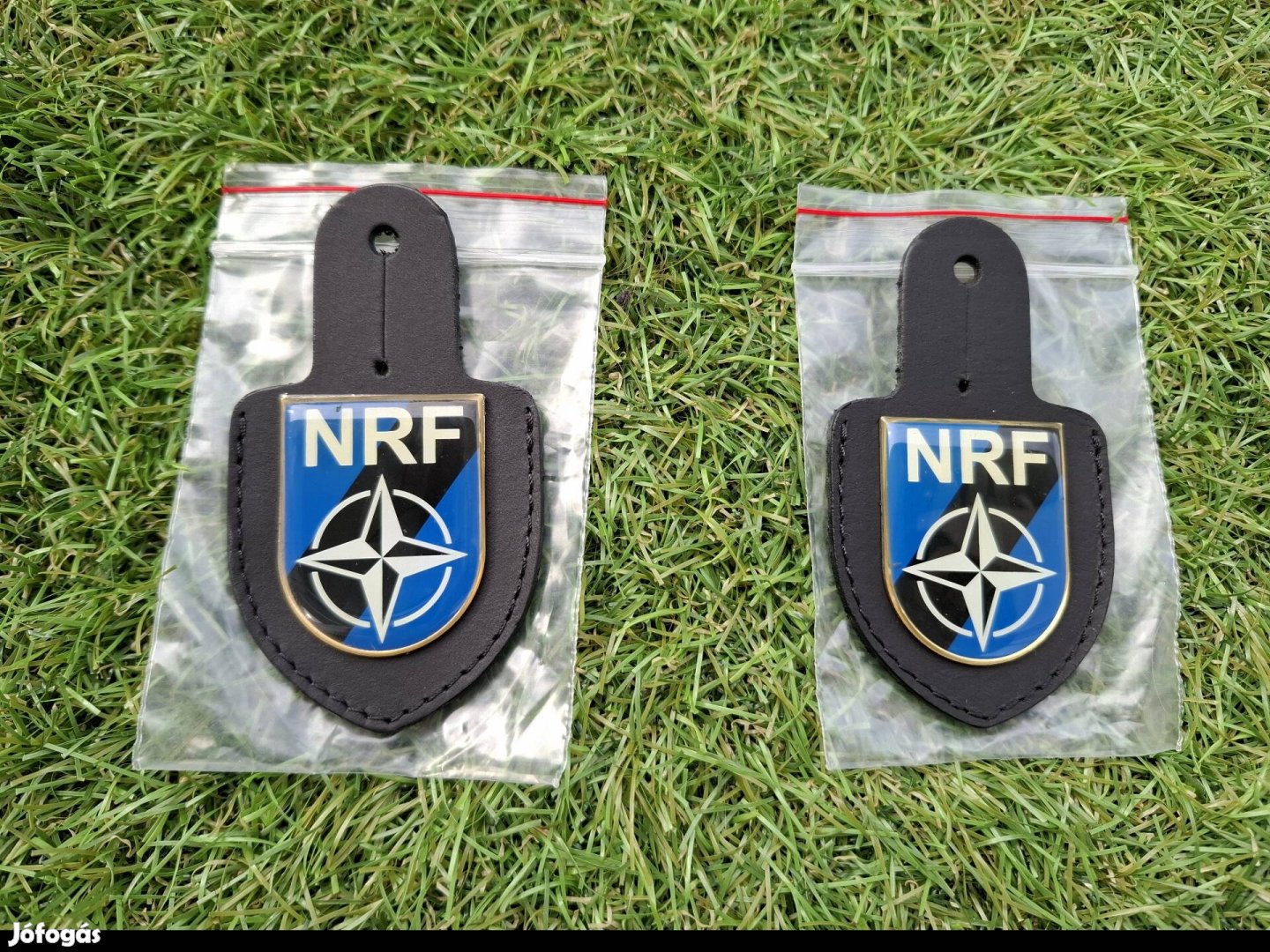 2 db katonai NRF jelvény egyben 