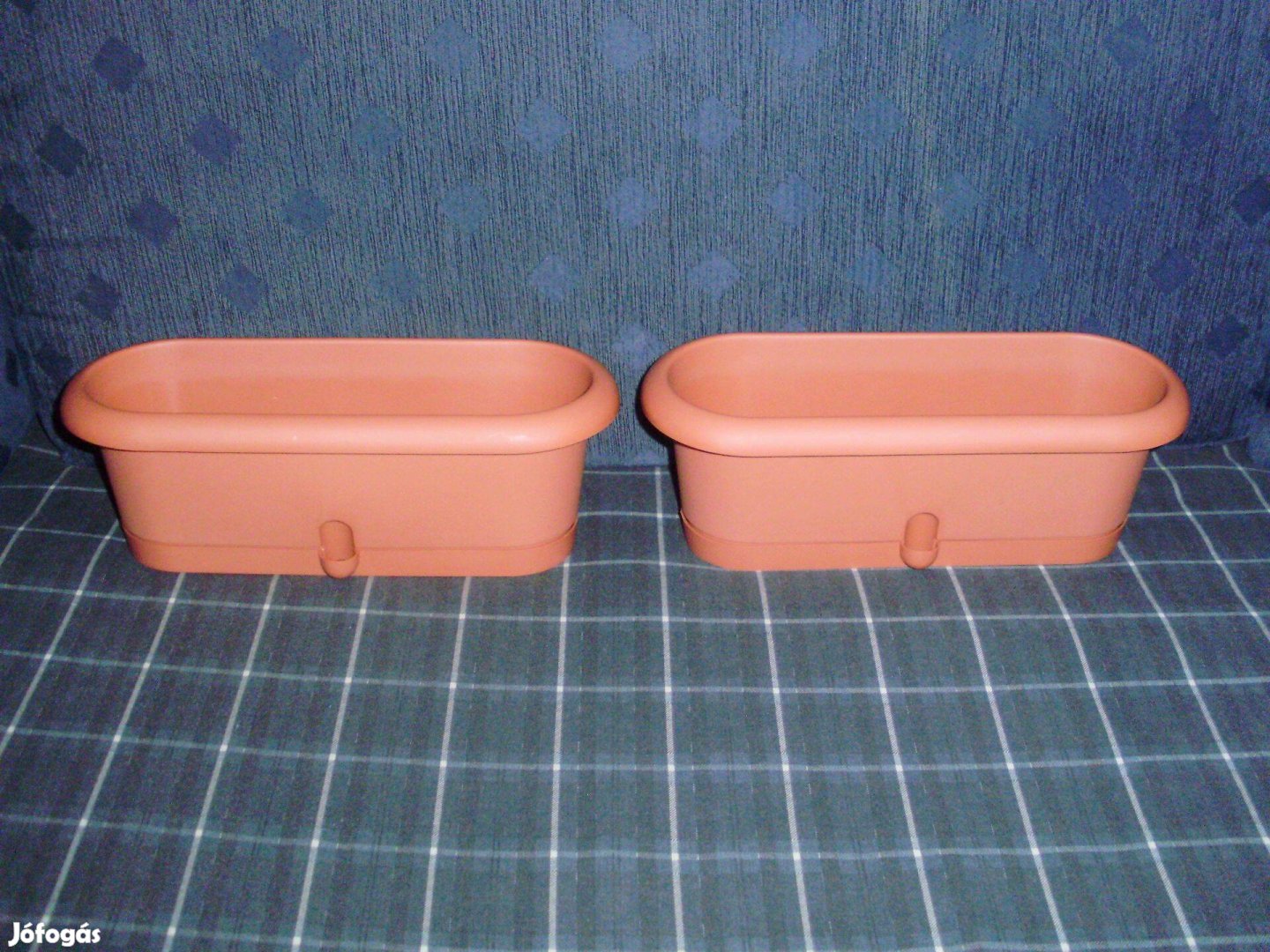 2 db műanyag terracotta balkonláda virágláda