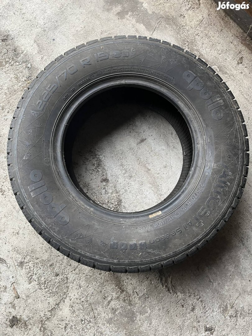 2 db négy évszakos 225/70 R15