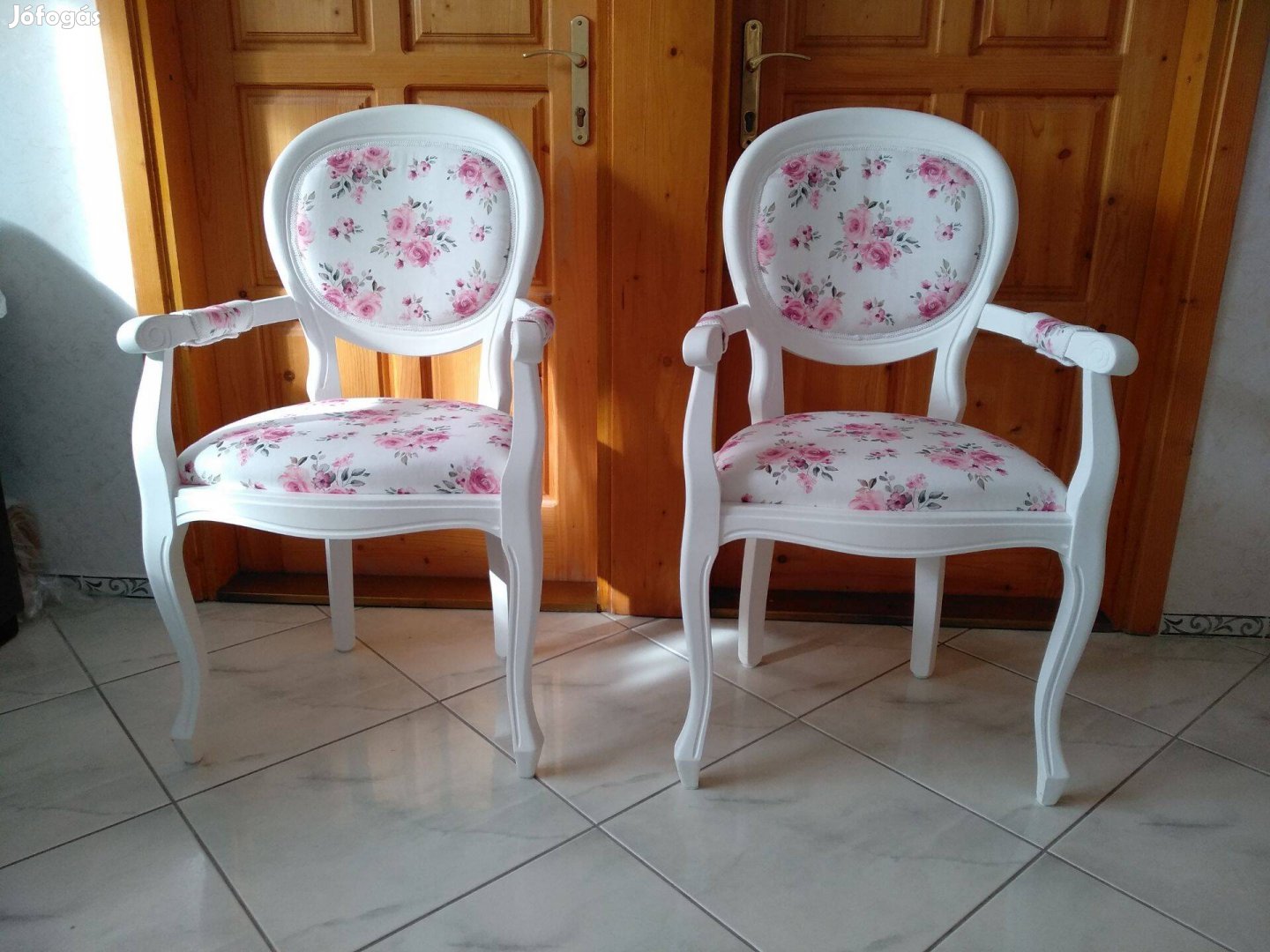 2 db neobarokk karfás szék rózsaszín rózsás huzattal, ülésvédővel