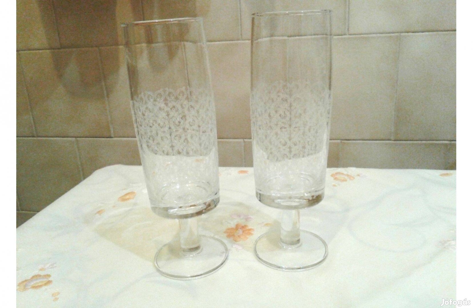 2 db pezsgős pohár talpas csiszolt mintával -Leáraztam!!!!