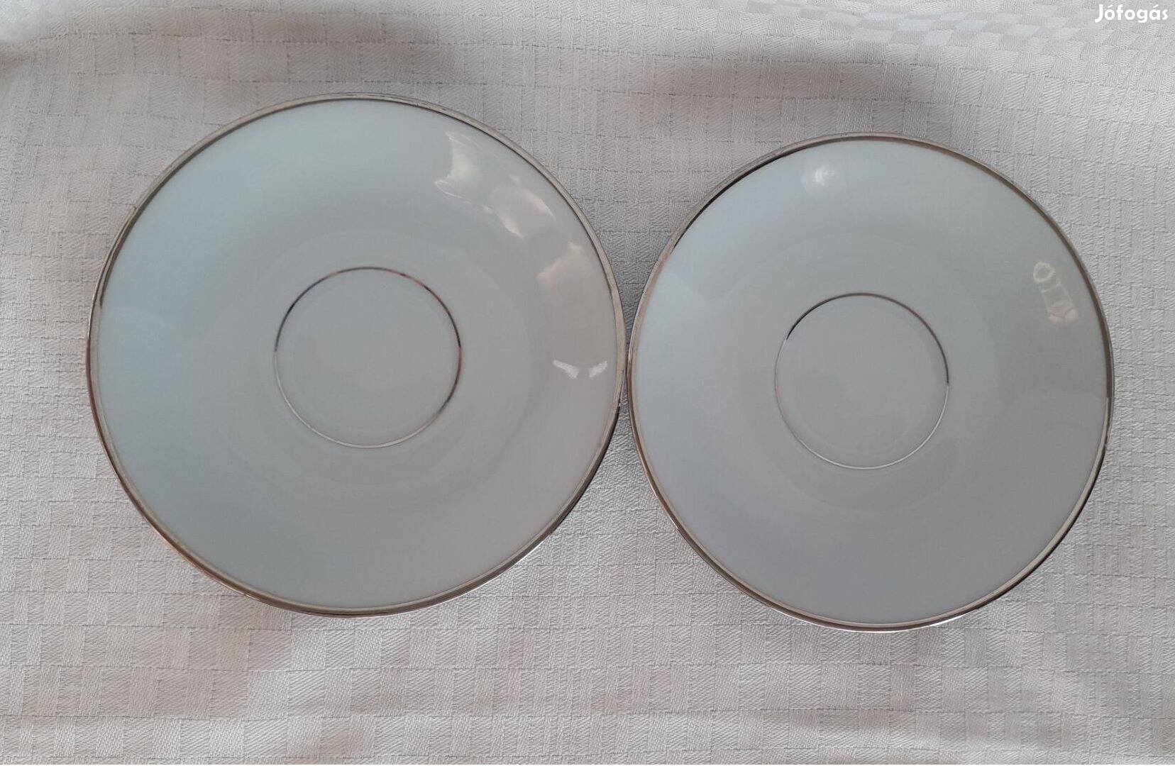 2 db porcelán csészealátét tányér 10,5 cm párban