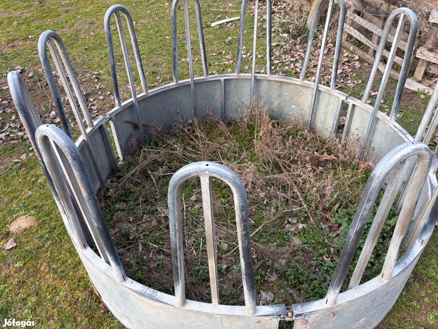 2 db szarvasmarha széna önetető