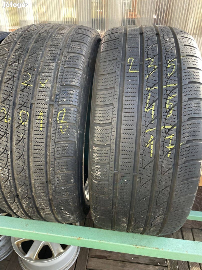 2 db téli abroncs 235/45 R17 méretben egy tizesért