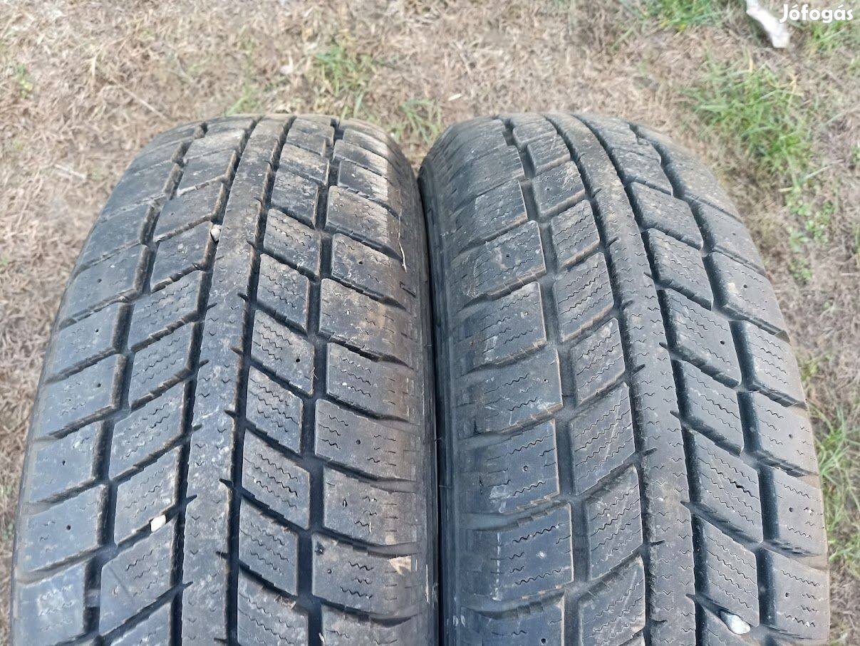 2 db újszerű 215/65 R16 téligumi olcsón