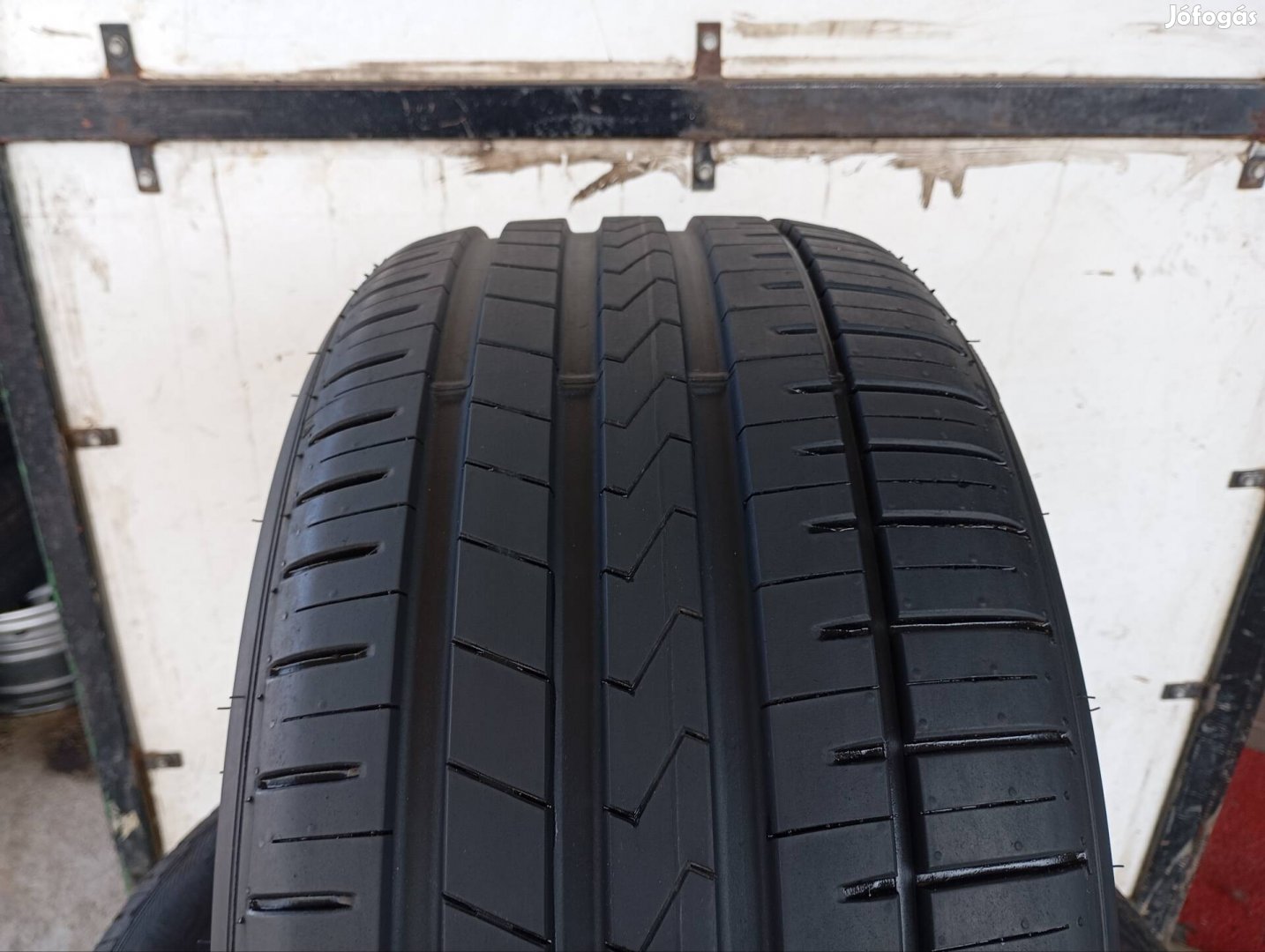 2 db újszerű Falken Azenis FK510 255/40 ZR17 98Y XL nyárigumi