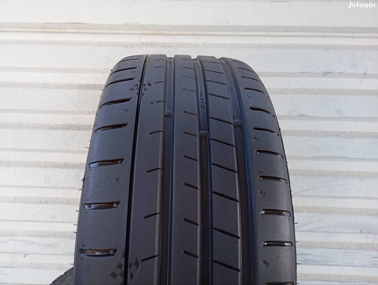 2 db újszerű Kumho Ecsta PS91 225/35 R19 88Y XL nyárigumi