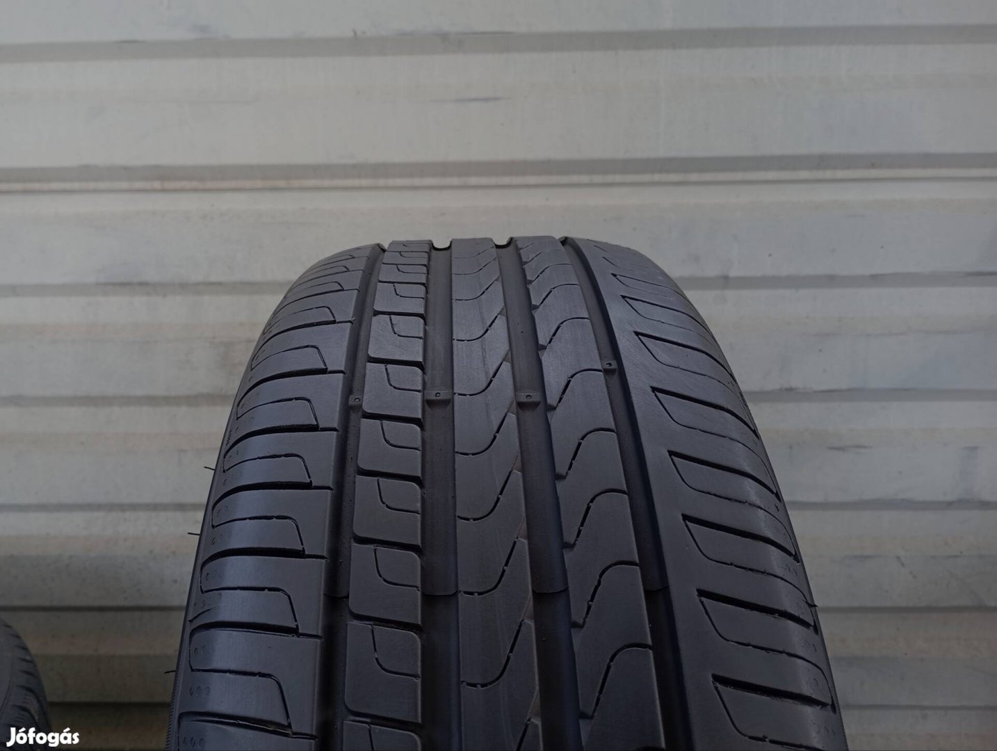 2 db újszerű Pirelli Cinturato P7 MO 225/55 R17 97Y nyárigumi