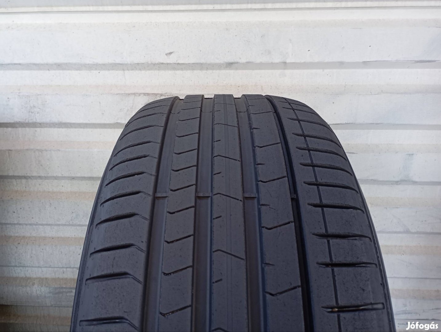 2 db újszerű Pirelli Pzero PZ4 J Luxury 255/35 ZR20 97Y XL