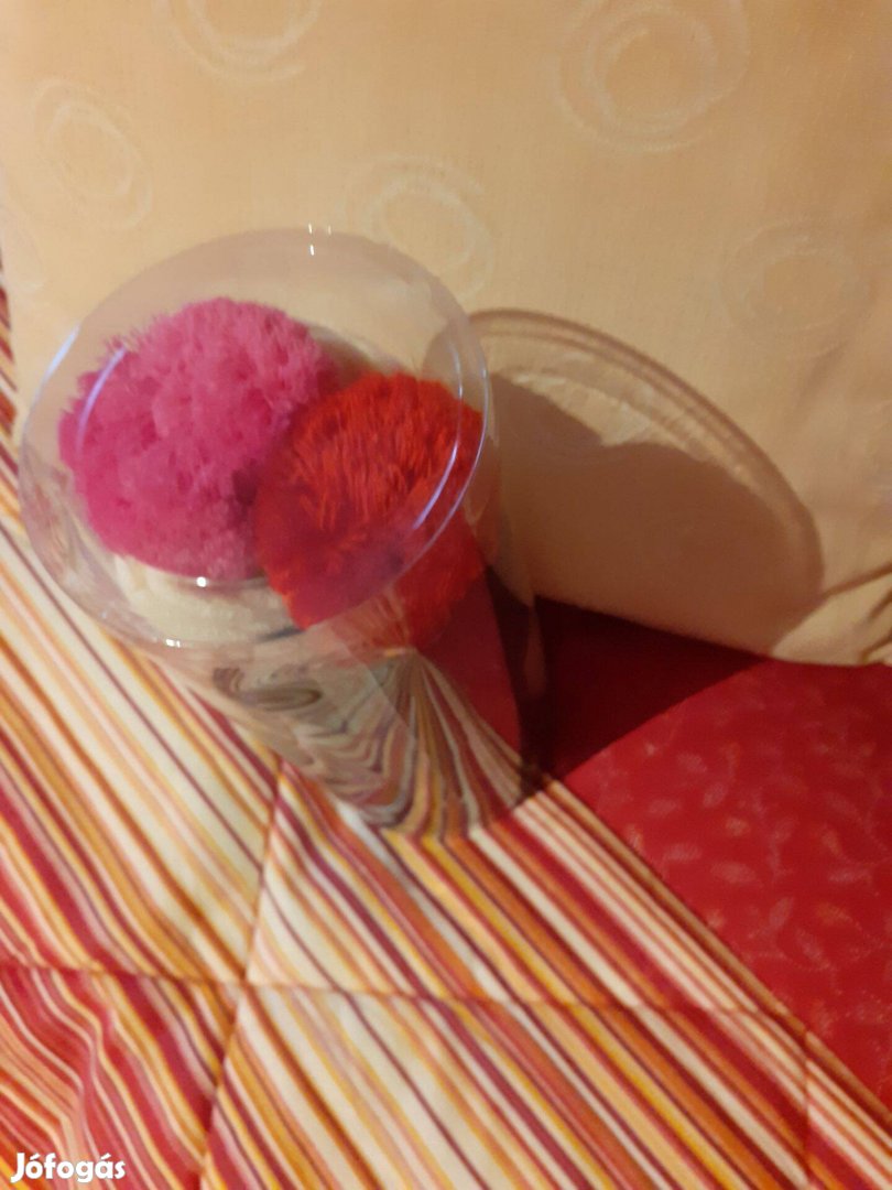 2 db vadonatúj sapka dobozában eladó