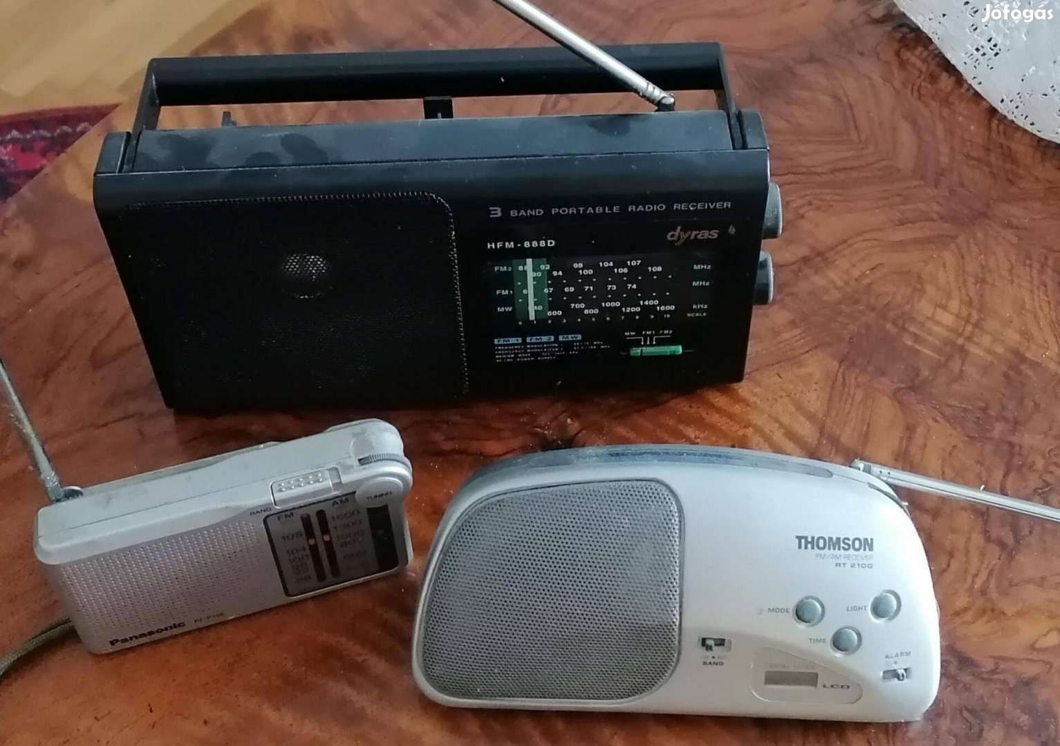 2 db zsebrádió Thomson, Panasonic, 1 db táskarádió Dyras