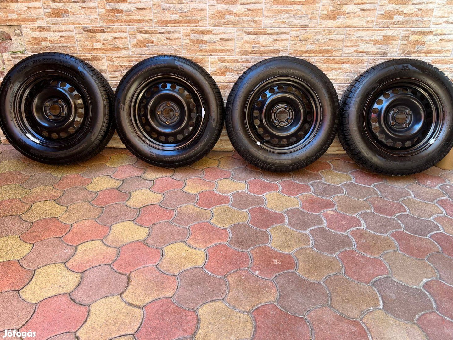 2 dbtaurus 195/65 R15és 2db Fortune 195/65 R15 Téli autógumi