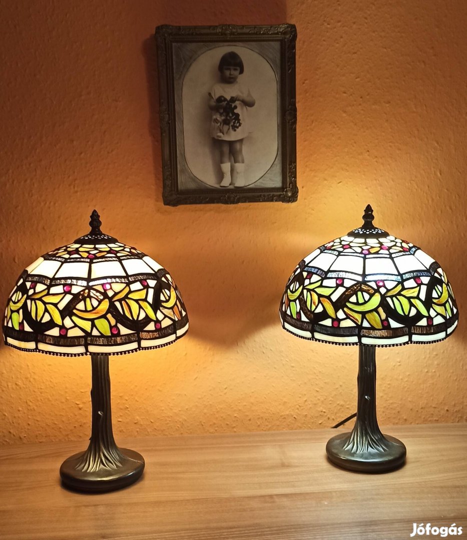 2 drb. Tiffany lámpa. A búra Üveg! Nem műanyag .
