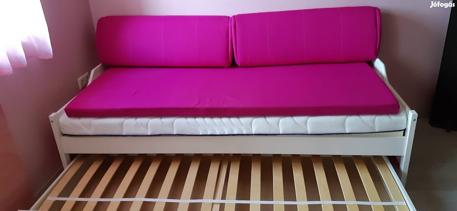 2 fekhelyes kanapé matraccal és vedőhuzattal