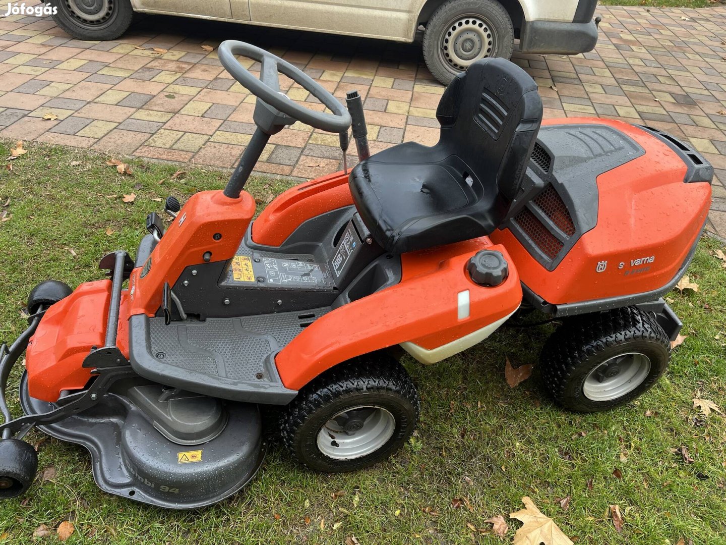 2 hengeres Husqvarna rider fűnyíró traktor