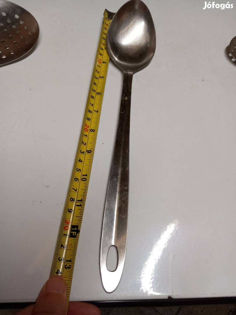 2 különböző rozsdamentes kiszedő kanál