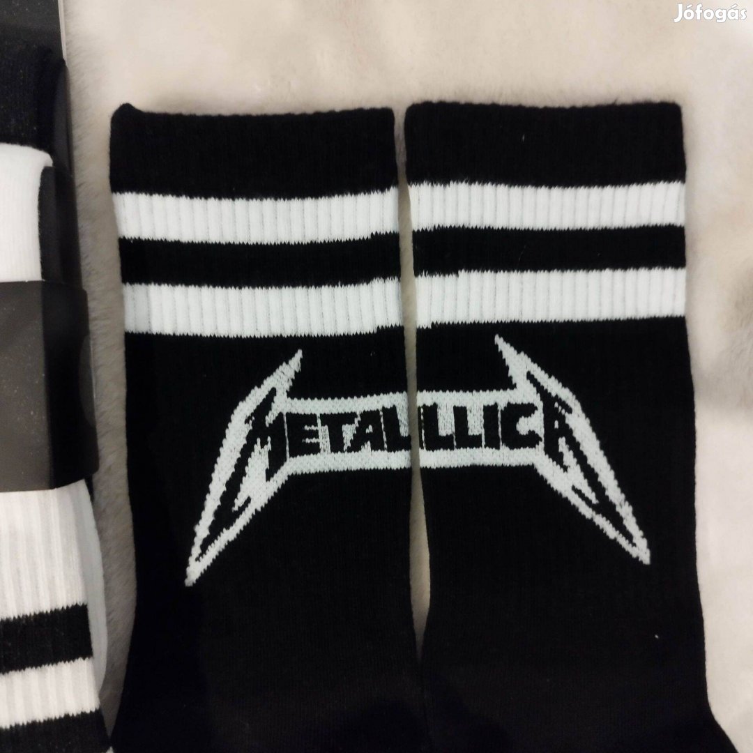 2 pár új 39-42es 44 Metallica zokni- Új