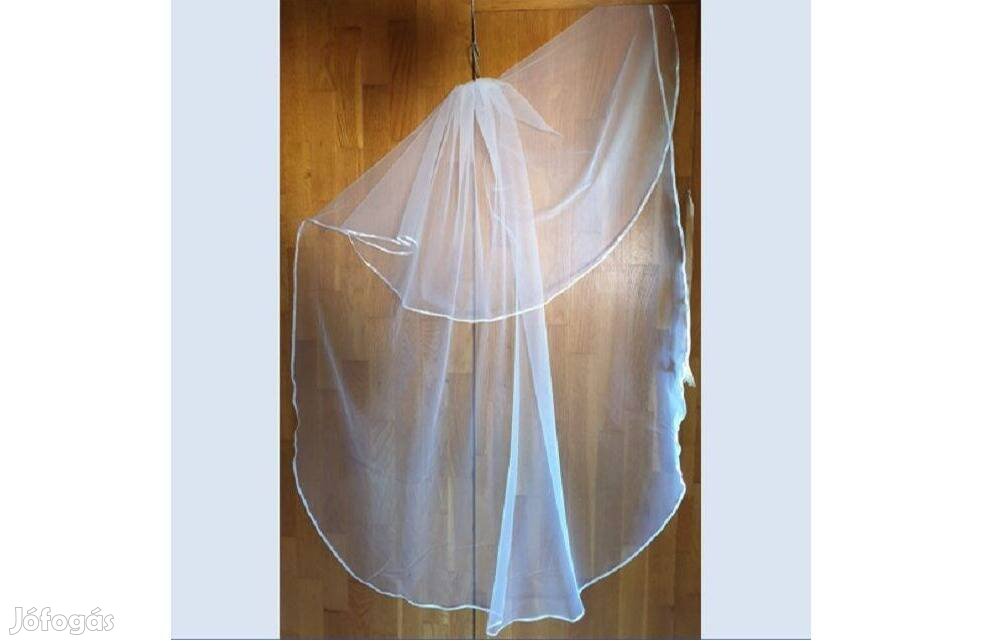 2 rétegű, szatén szélű Hófehér menyasszonyi fátyol 135cm hosszú (28.1)