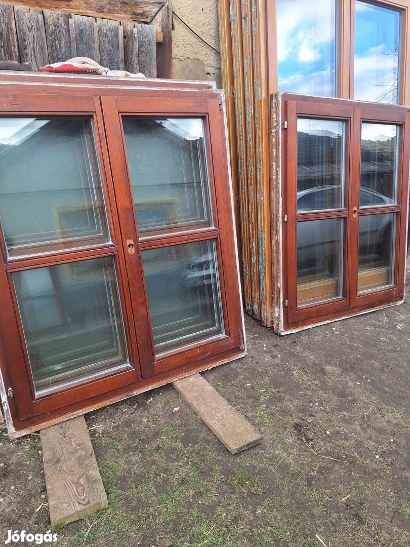 2 szárnyú fenyő ablakok.