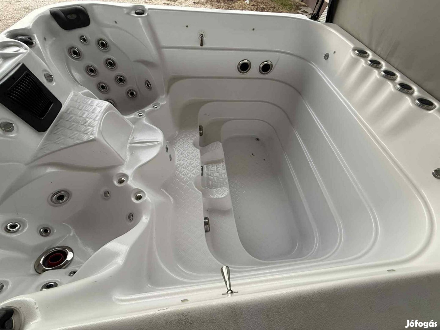 2 személyes Jakuzzi-masszázs medence